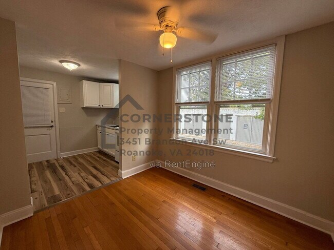Foto del edificio - 353 Highland Ave SW