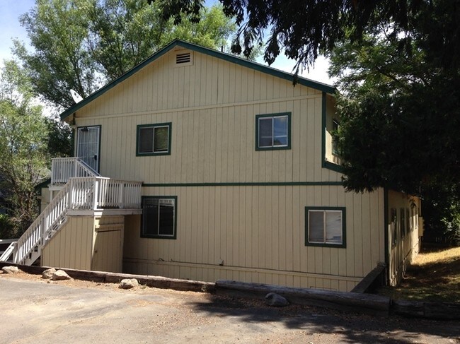 Building Photo - 643 S Weed Blvd