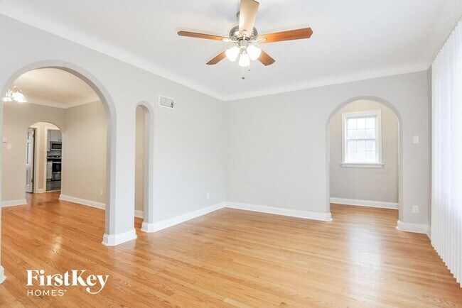 Building Photo - 5312 Delor St
