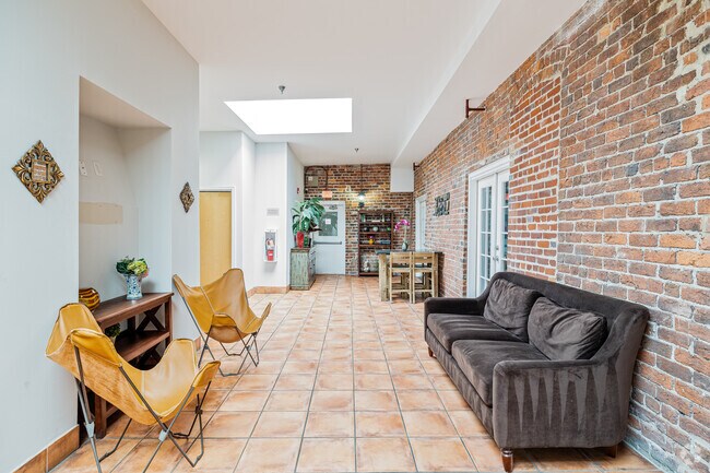 Salón para residentes - The Lofts at Shiplock Watch