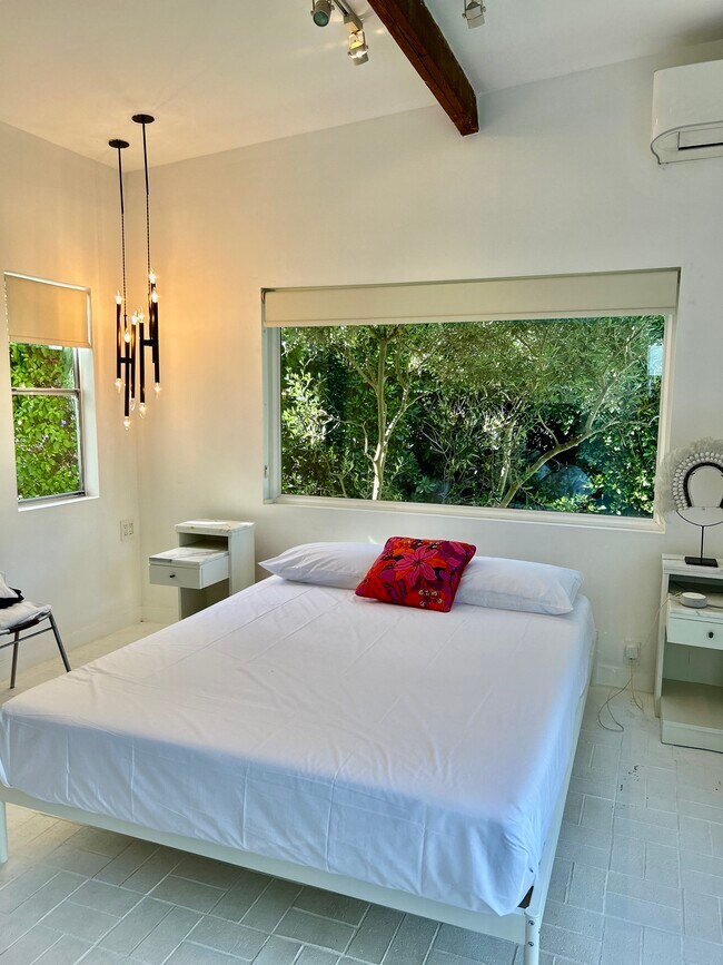 Foto del edificio - 1403 Oakwood Ave