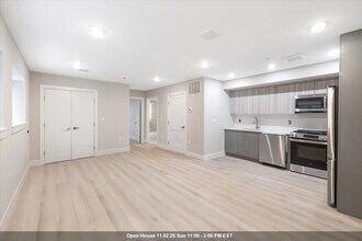 Building Photo - 526 64th St