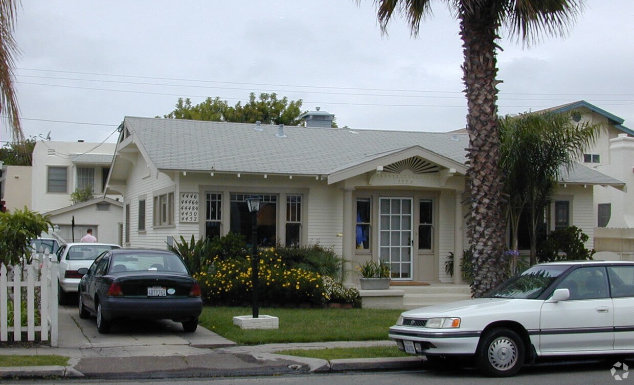 Building Photo - 4446-4452 Marlborough Ave