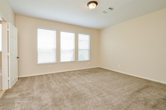 Foto del edificio - 7415 Oakwood Canyon Dr