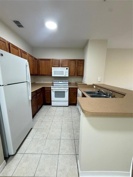 Building Photo - 8112 Claire Ann Dr