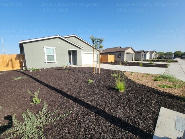 Foto del edificio - Newly constructed 4 bedroom/ 3 bathroom co...