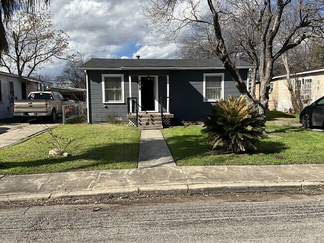 Foto del edificio - Charming 3-Bedroom Home in San Antonio - P...