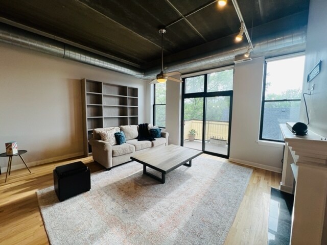 Foto del edificio - 1635 W Belmont Ave