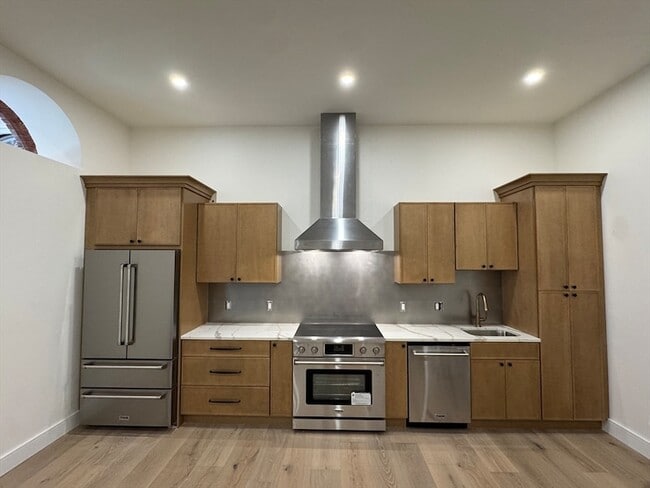 Photo - 100 Captains Row