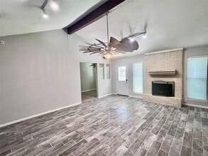 Building Photo - 9 N Deerfoot Cir