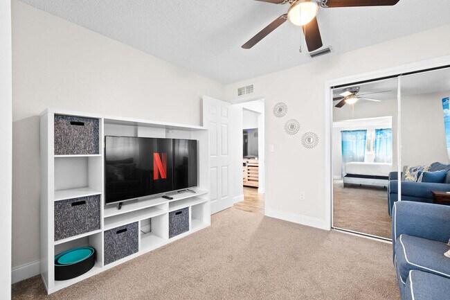 Foto del edificio - 6216 102nd Terrace N