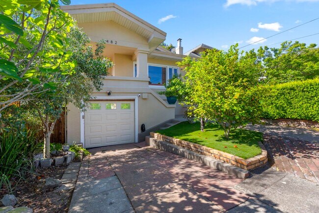 Foto del edificio - Classic 3bed/2bath Home Near Lake Merritt with Fresh Updates