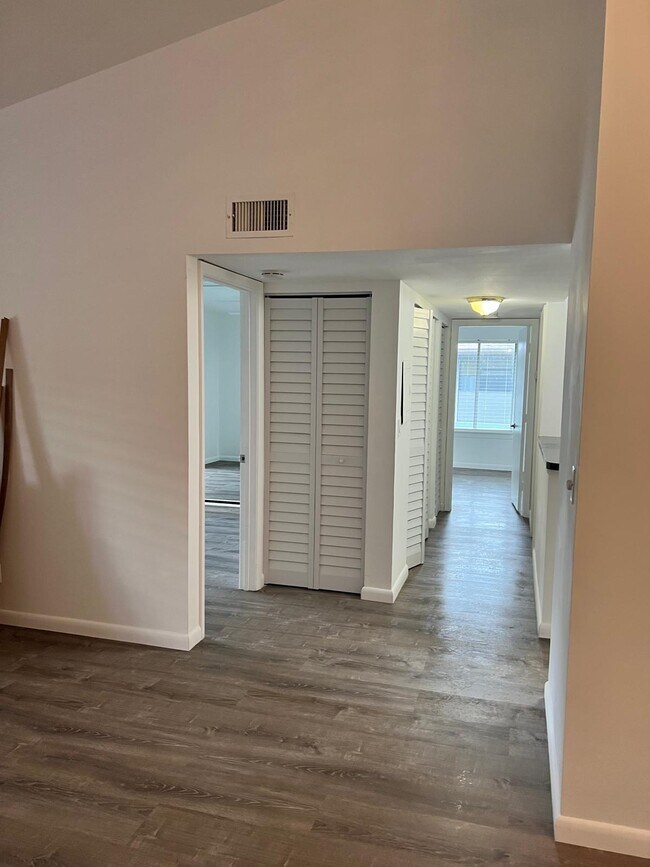 Building Photo - 6342 Chasewood Dr