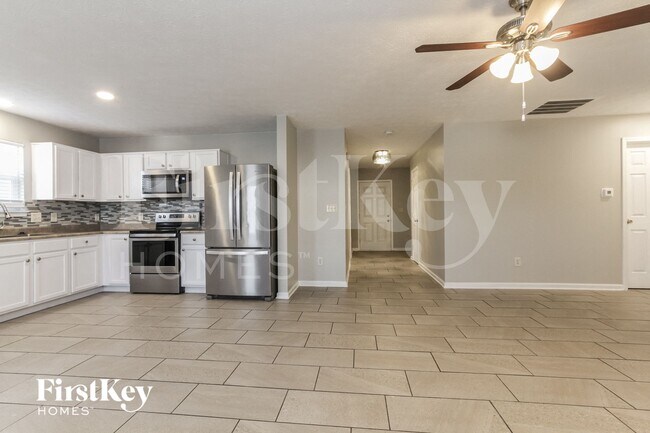 Foto del edificio - 235 Heartwood Hill