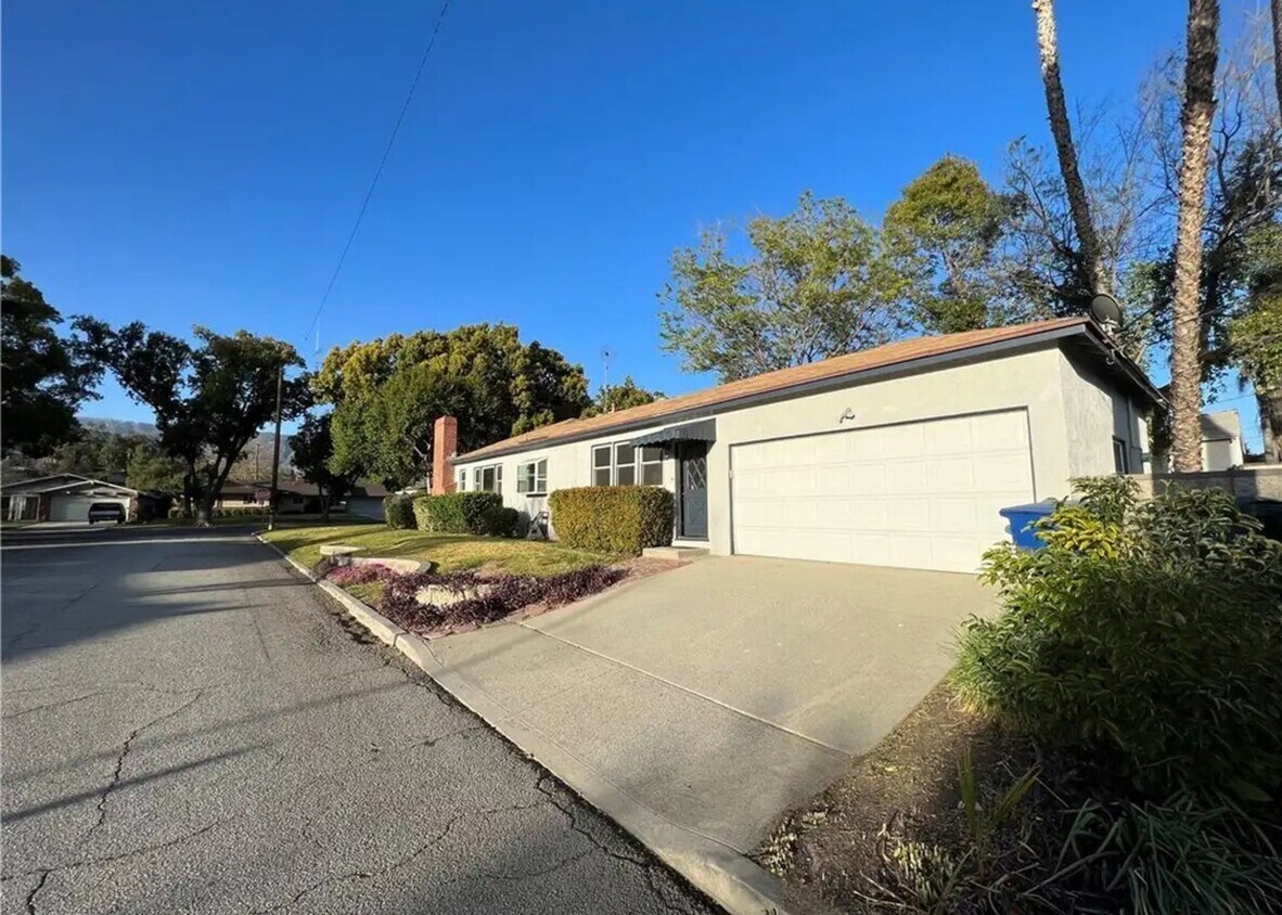 Foto principal - Spacious 4BR House in San Bernardino