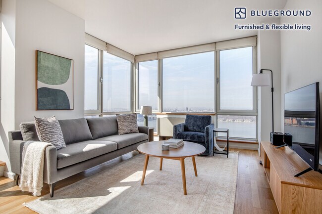 Building Photo - 635 W 42nd St