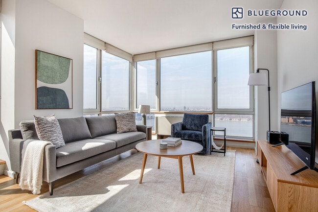 Building Photo - 635 W 42nd St