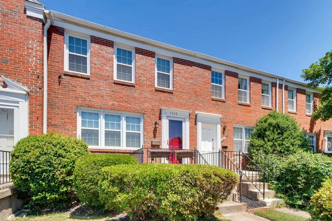 Building Photo - 1538 Dellsway Rd