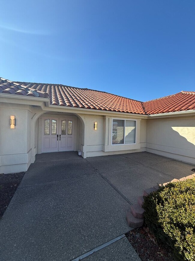 Foto del edificio - 2441 Iron Ridge Ct