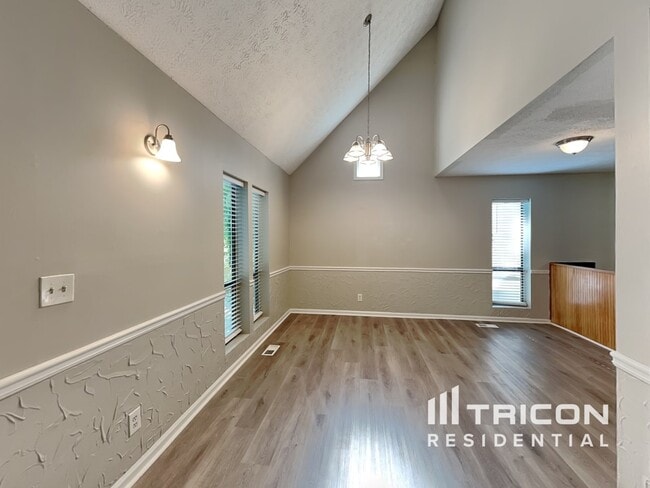 Building Photo - 2851 Forest Wood Dr