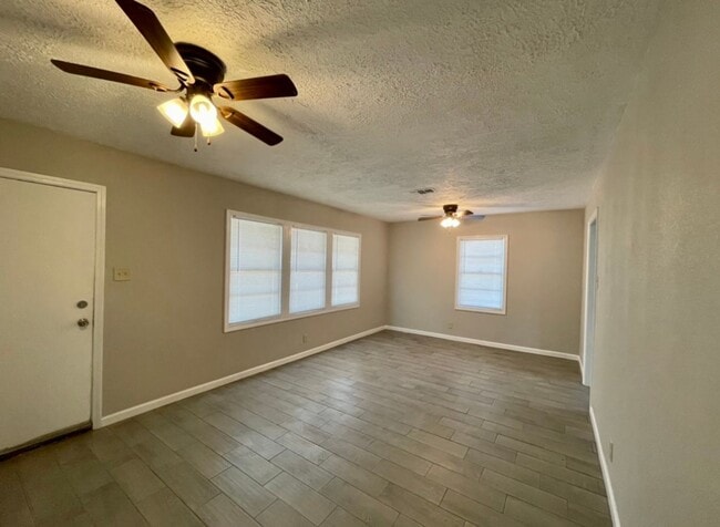 Building Photo - 2306 Butler Dr, Orange, TX 77630