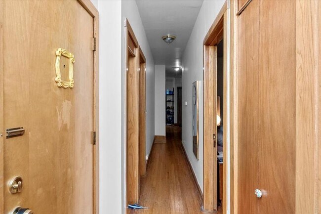 Foto del edificio - 3 bedroom in Chicago IL 60640