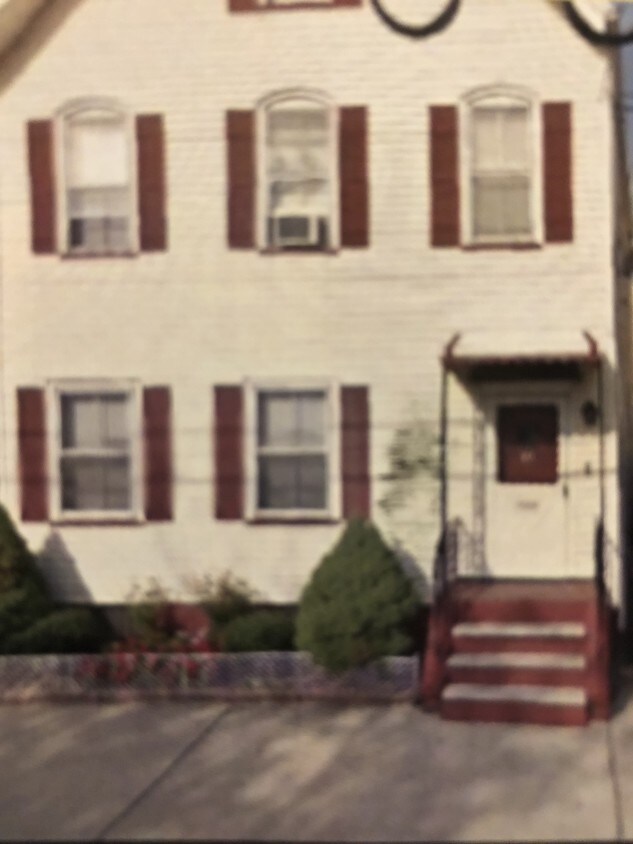 Primary Photo - 79 Washington St