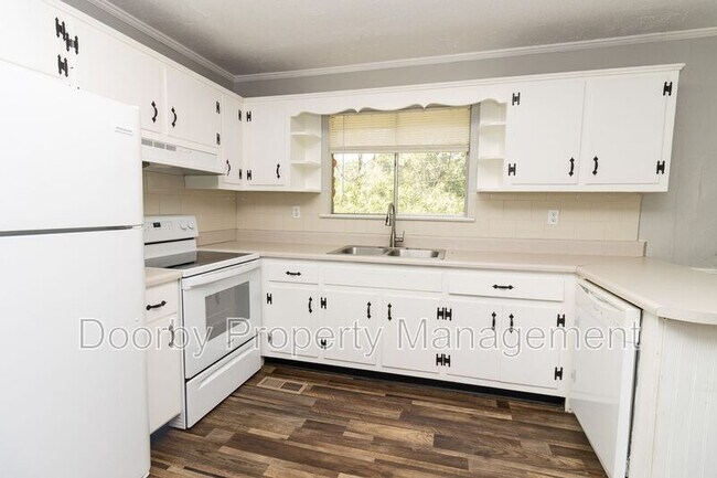 Foto del edificio - 730 Roberta Dr