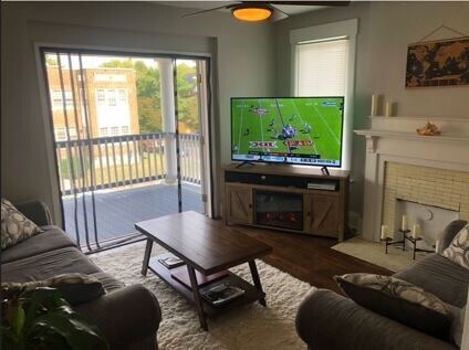 Sala de estar - 1671 Franklin Ave