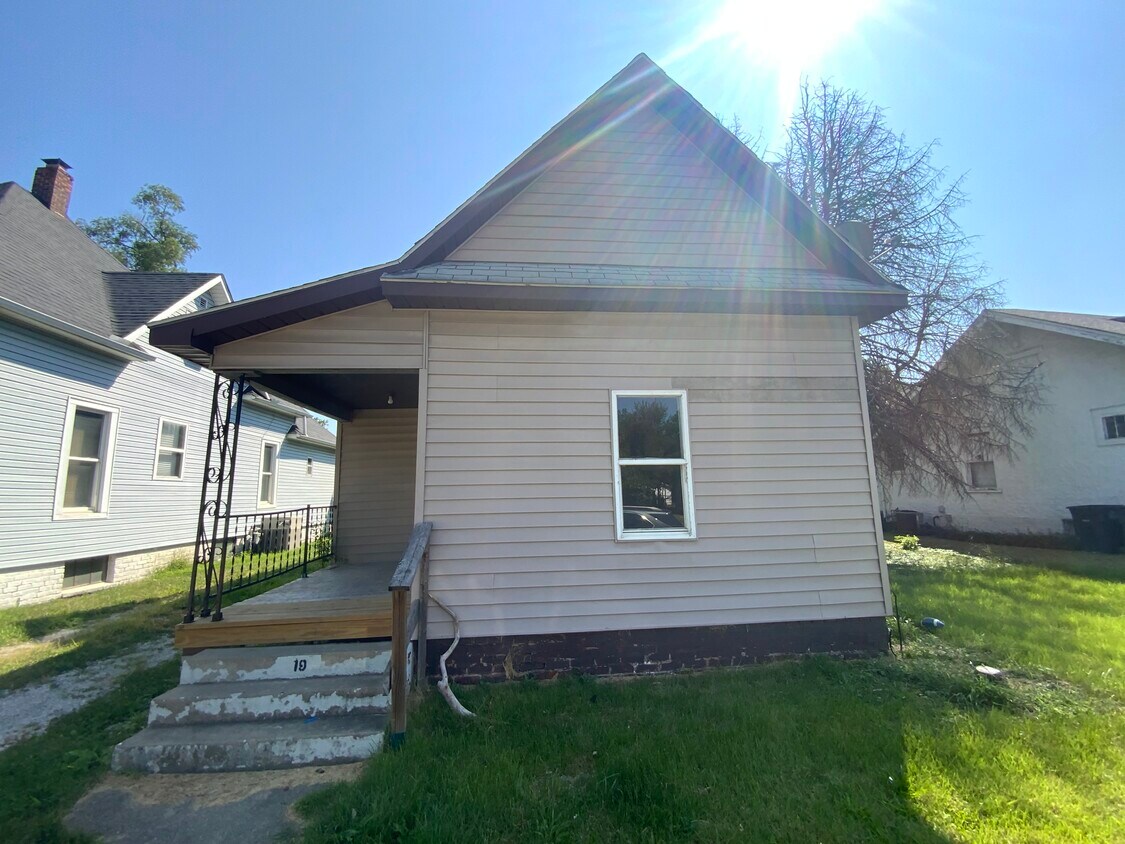 Primary Photo - 19 Tennessee Ave