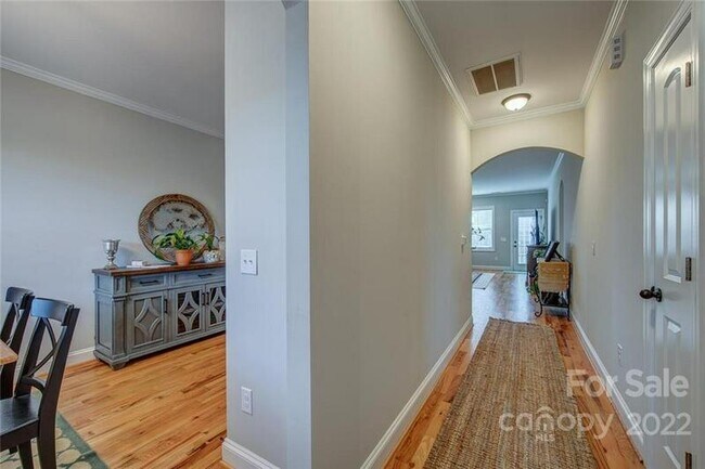 Building Photo - 101 W Park Dr