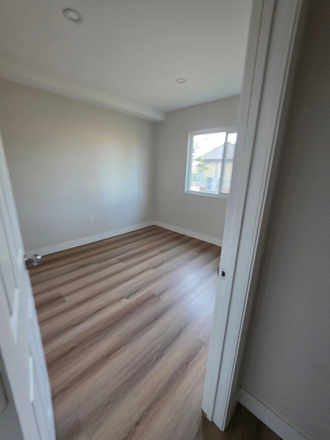 Foto del edificio - 6841 Weaver St