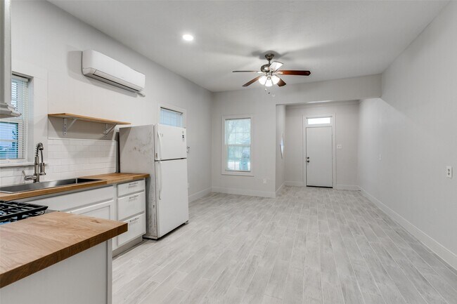 Foto del edificio - 7133 Avenue C