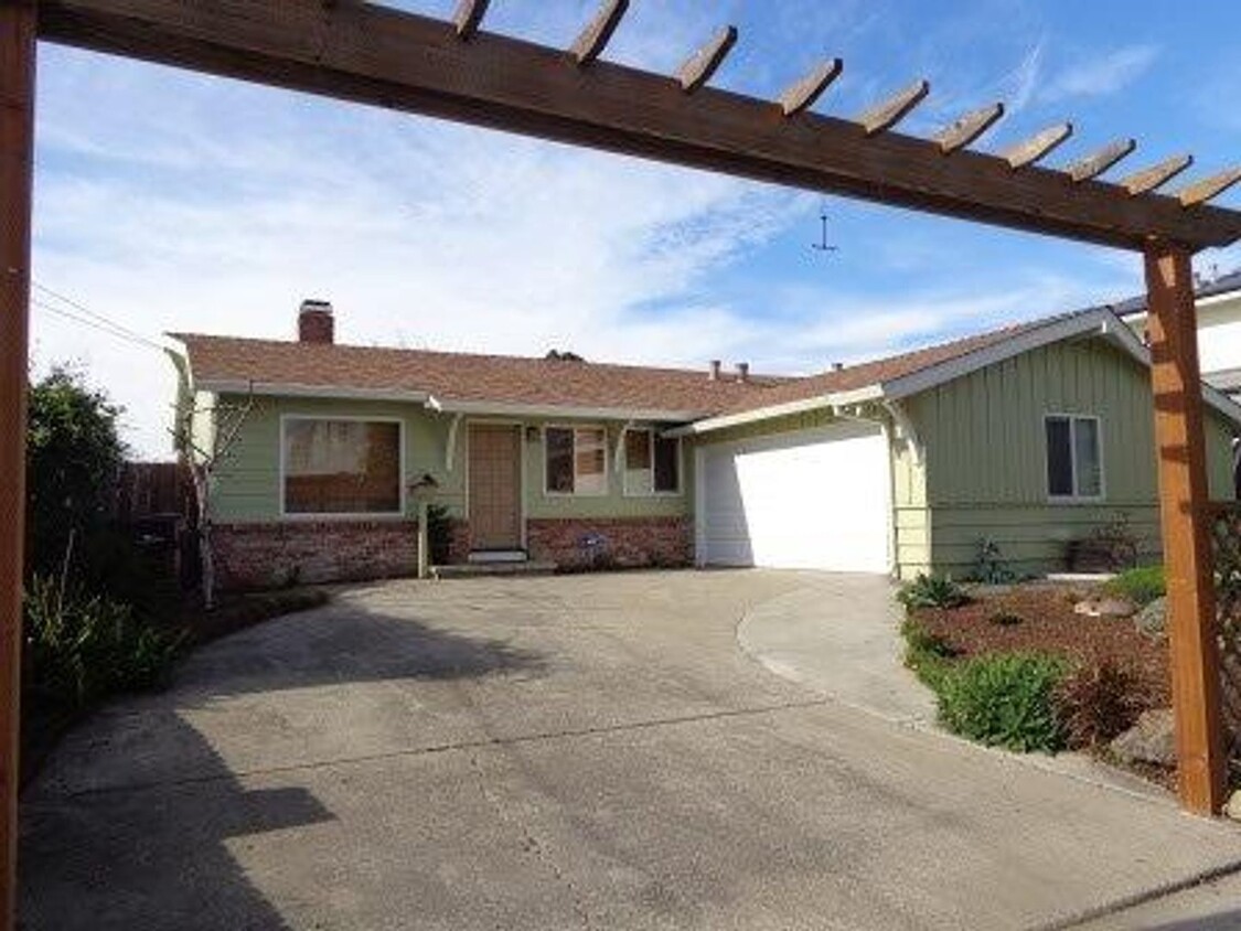 Foto principal - Nor Cal Realty Inc, - 2 BD 2 BTH Single fa...