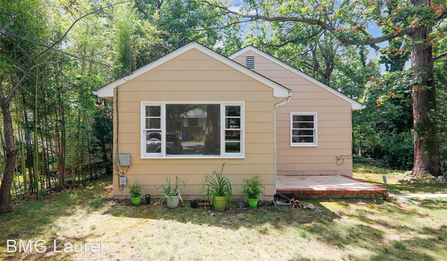 Building Photo - 3 br, 1 bath House - 8714 36th Ave
