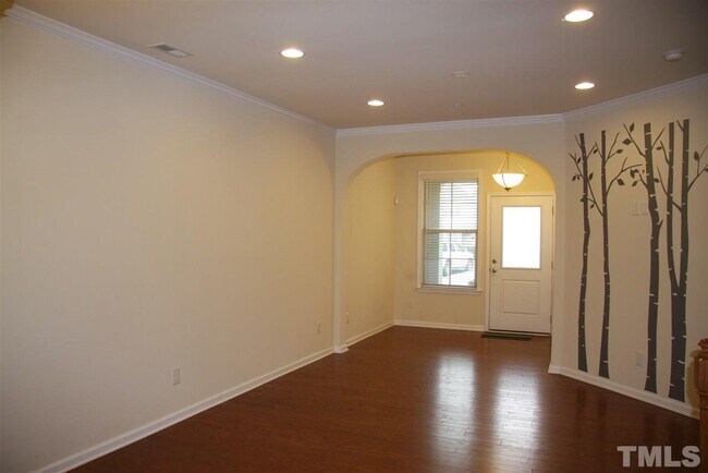 Building Photo - 10041 Lynnberry Pl