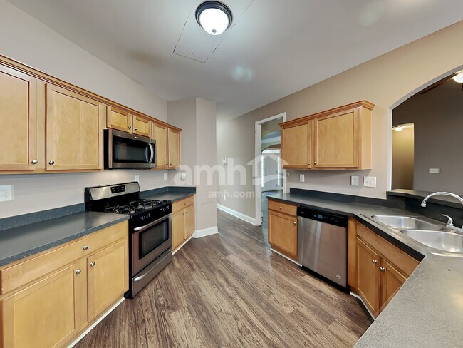 Building Photo - 507 S Fortune Way