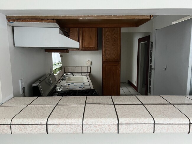 Cocina - 2434 Riverside Pl