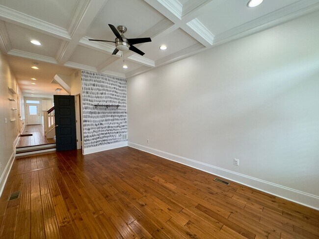 Foto del edificio - Elegant 3 Bedroom/3.5 Bathroom Townhome in...