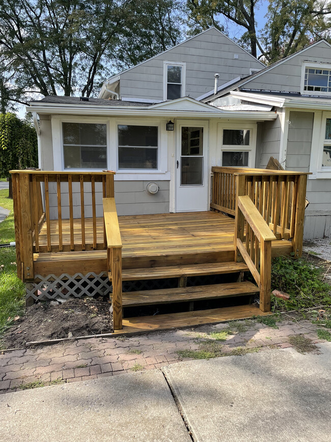 Rear entrance/ deck - 18 Church St