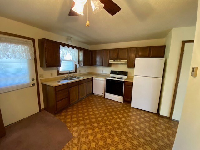 Building Photo - 3218 Oak Knoll Dr