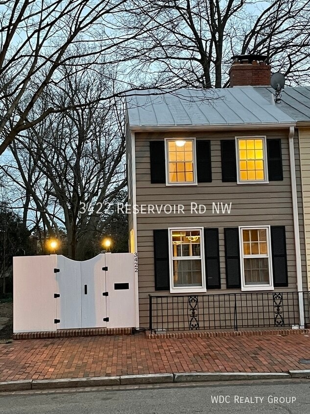 Primary Photo - 3422 Reservoir Rd NW