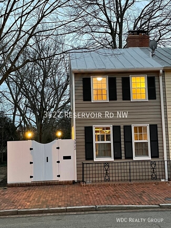 Photo - 3422 Reservoir Rd NW House