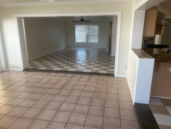 Building Photo - 6416 Lake Sunrise Dr