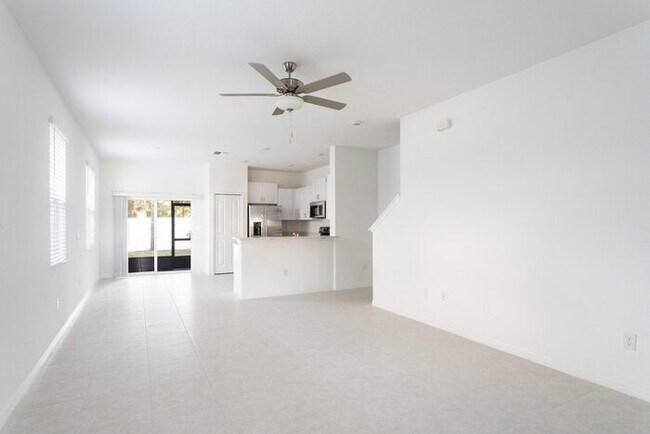 Foto del edificio - AVAILABLE NOW!!