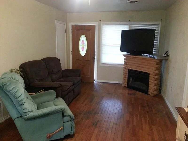 Building Photo - 614 N G St