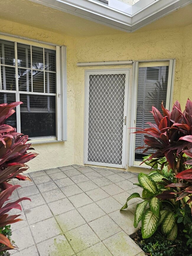 Building Photo - 404 Mainsail Cir