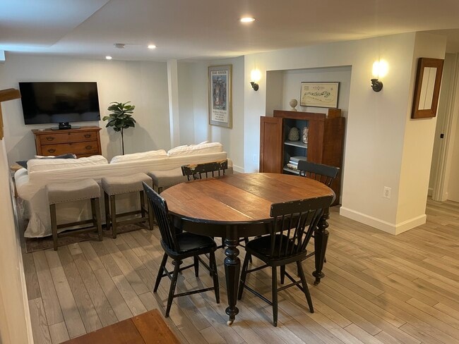 Foto del edificio - 402 N Cleveland St