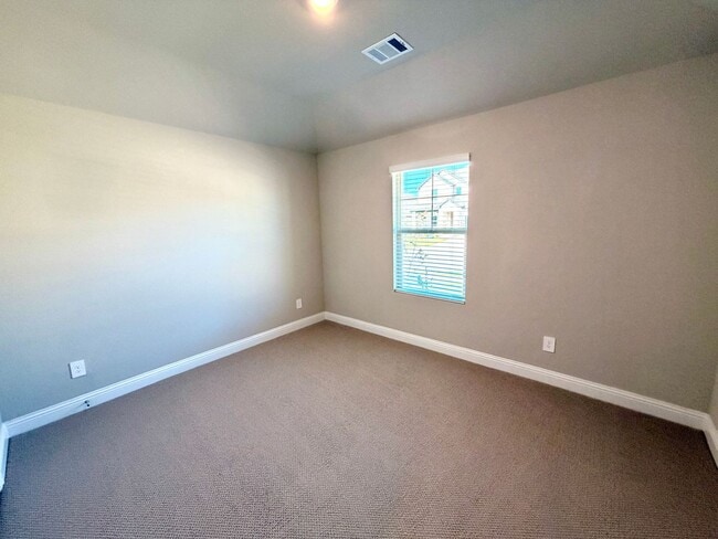 Building Photo - 605 Tidal Dr