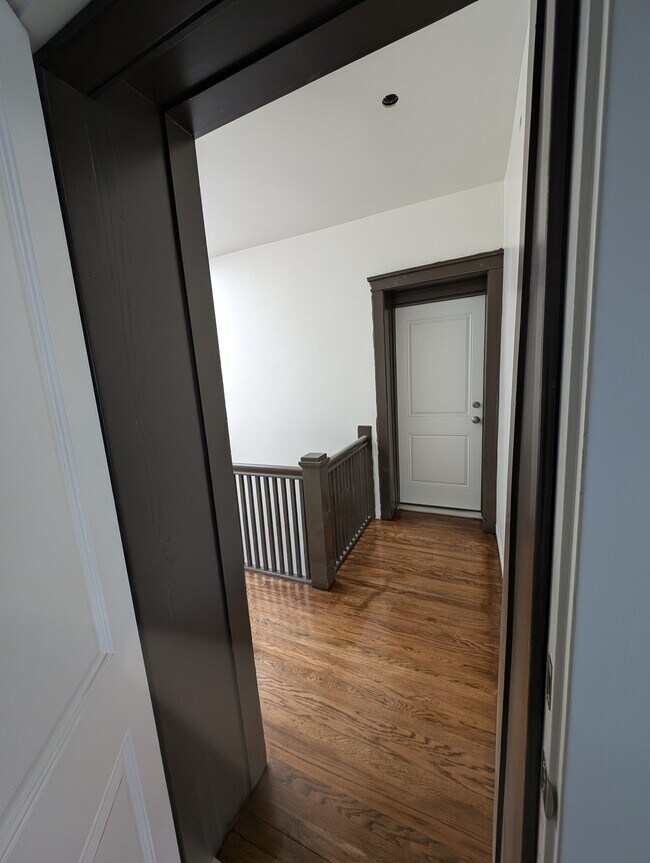 Foto del edificio - 3182 N Milwaukee Ave